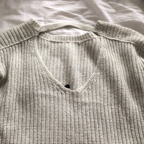 Express Open-Back Sweater - Picture 5 of 7